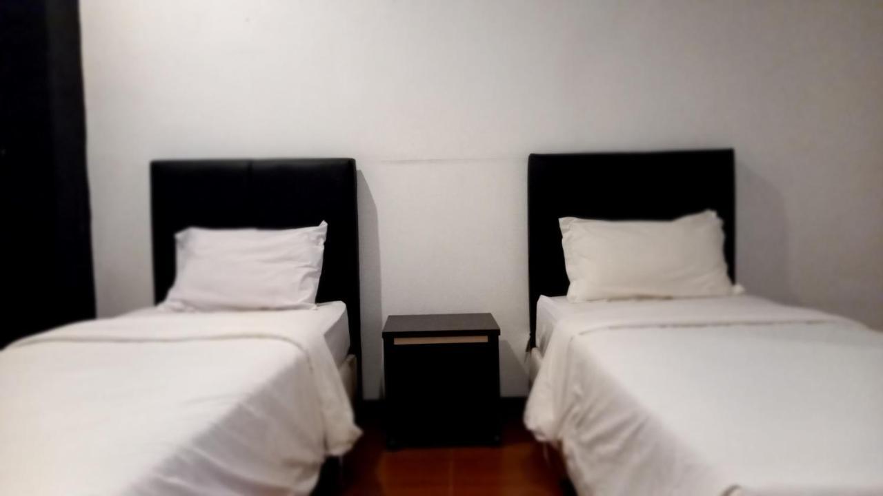 Dc Hotel & Hostel Labuan Bajo Exterior photo