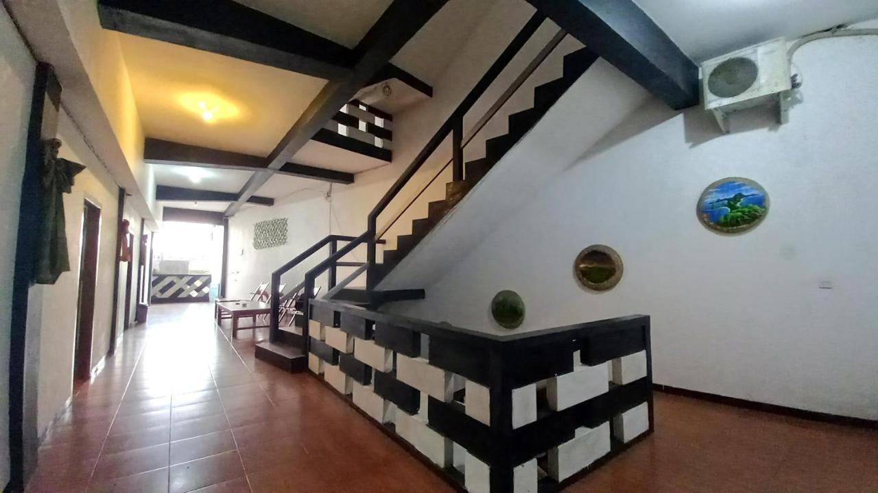 Dc Hotel & Hostel Labuan Bajo Exterior photo